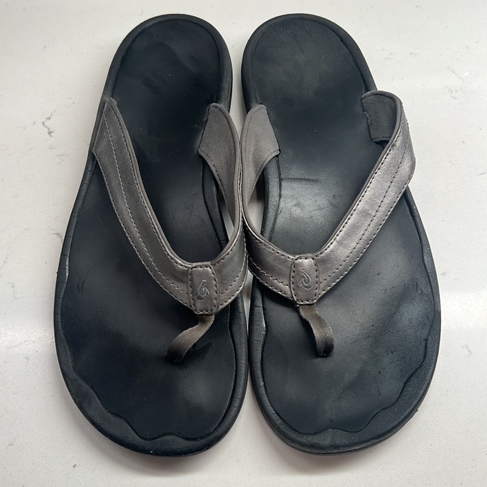 OluKai‎ Ohana Women’s Beach Sandals Size 11 Pewter/Black